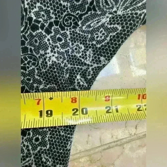 White Mark Tunic shift dress Size L.
Embroidered Soft Fabric Multi
Colored Boho - Picture 7 of 10